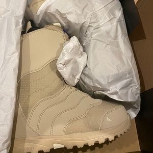 2023 Burton Women BOA Boot - Brand new